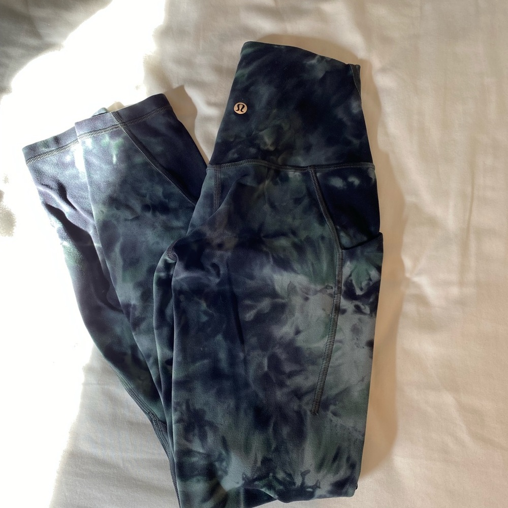Tye die align with pockets 25in